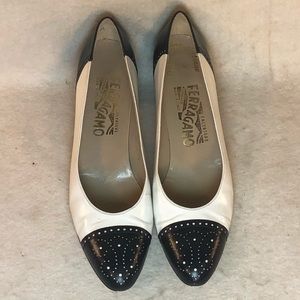 Ferragamo Leather Pumps Black & White W 7.5